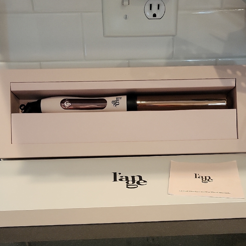 NWOT L'Ange Lange Pink and Silver Curling Wand